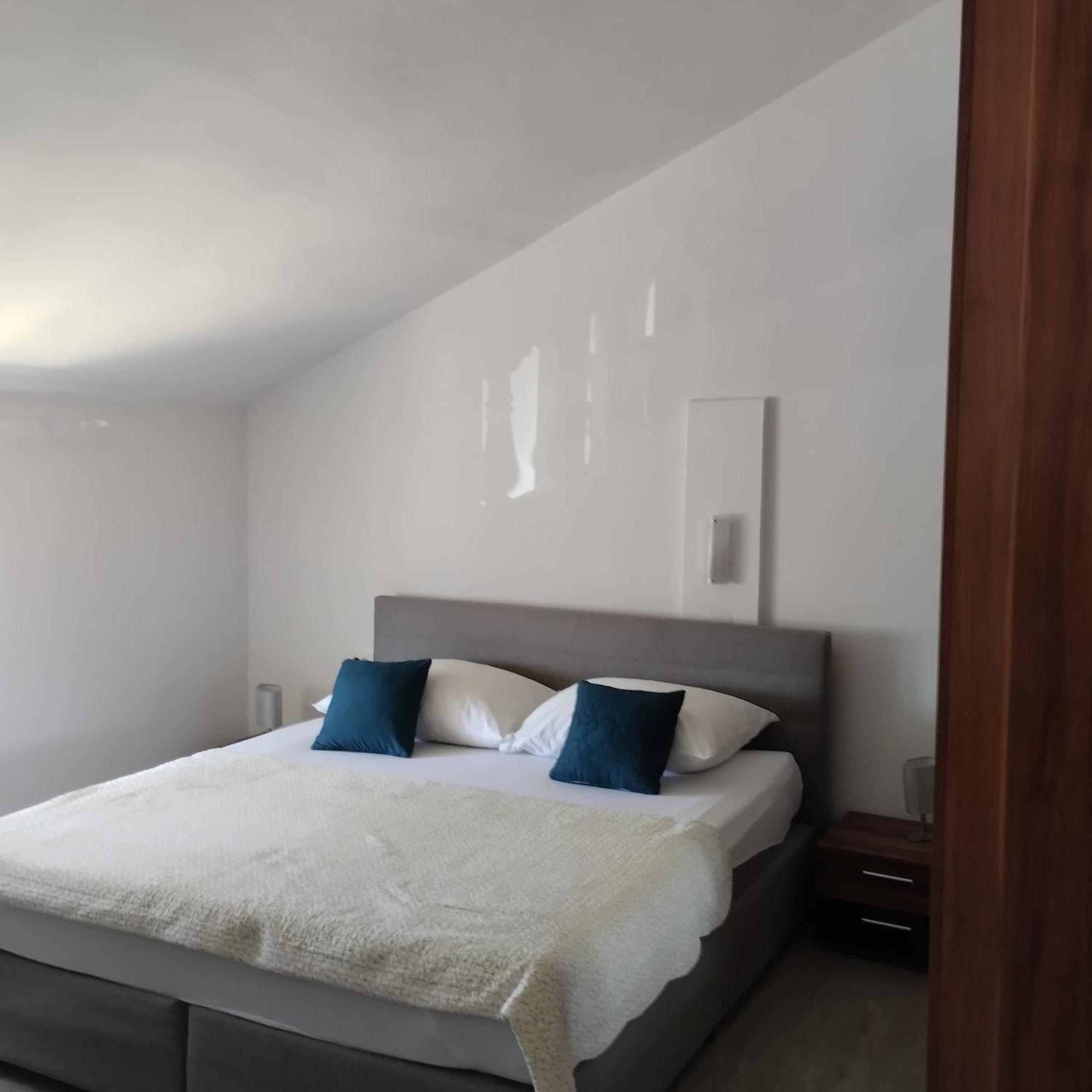 Apartmani Gero ロパール エクステリア 写真