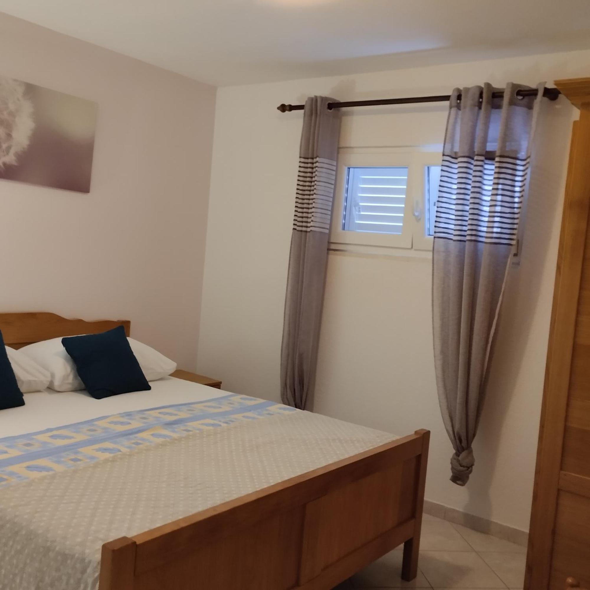 Apartmani Gero ロパール エクステリア 写真